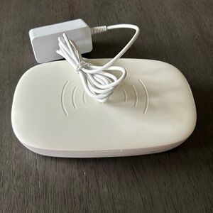 MOPHIE - UV SANITIZER WITH WIRELESS CHARGING - WHITE